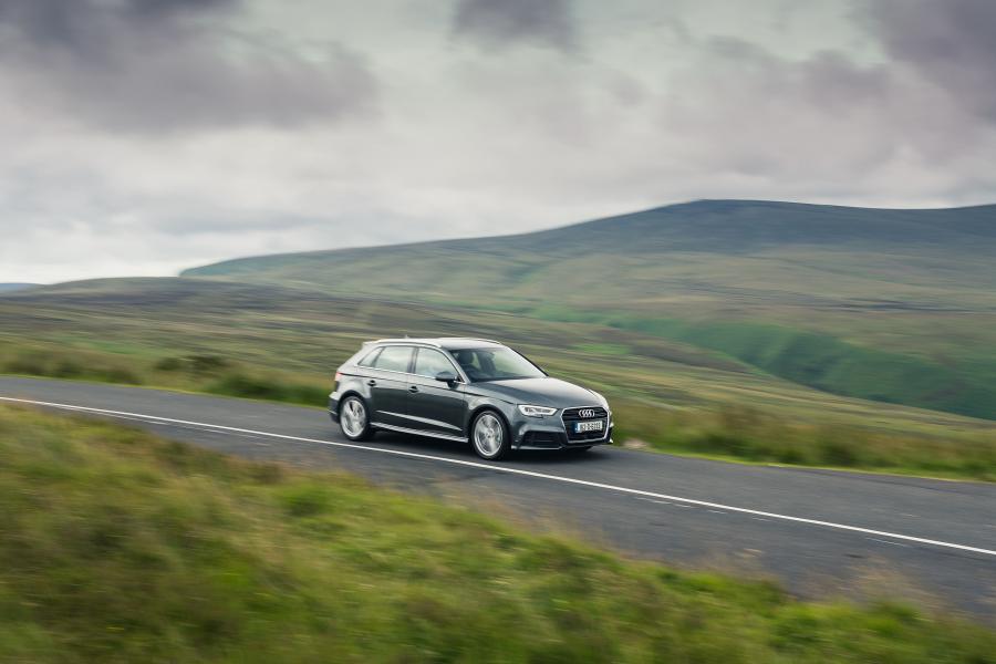  Audi A3 Sportback 2.0 TFSI S-Line (8V) 2016 года  (UK) (фото 4 из 10)